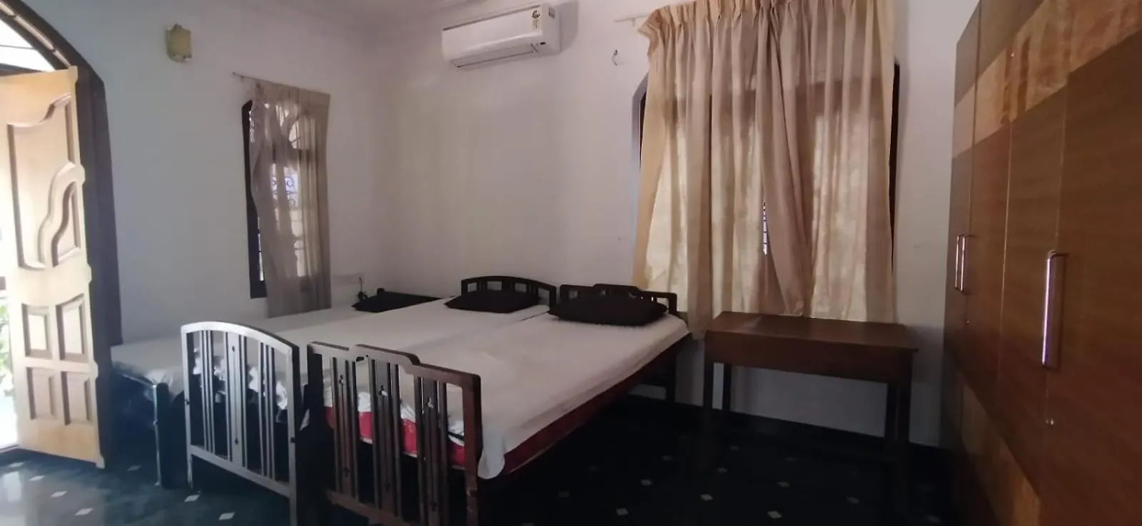 Gasthuis Aryabhadhra Cottages 7, Room-4 Kochi India